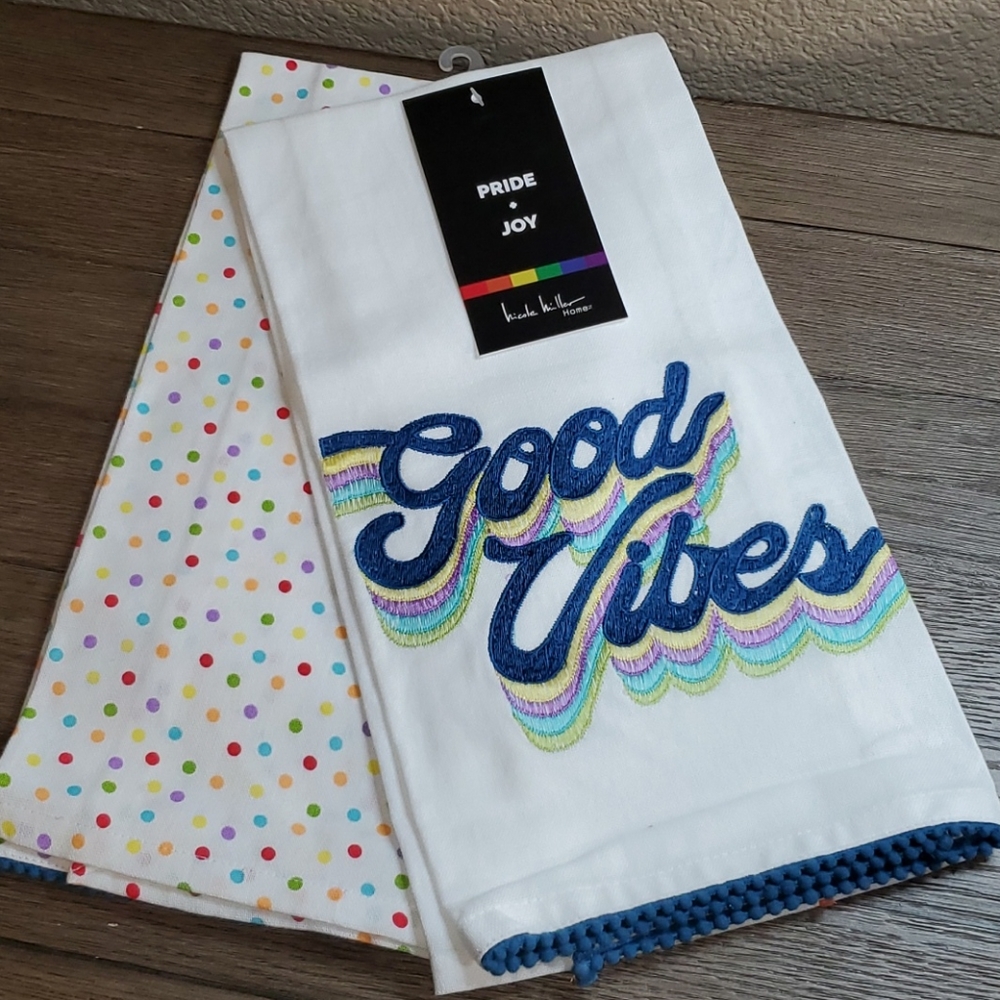 Nicole Miller "Good Vibes" set of 2 Kitchen Towels